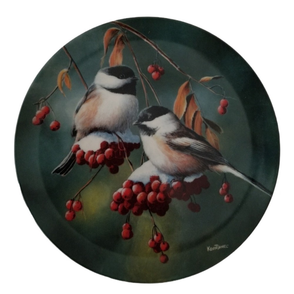 Vintage The Chickadee Collection Knowles Collector 8.5 inch H  1986 Plate #13585